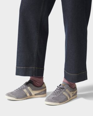 Women’s Rivet Wide Leg Jean