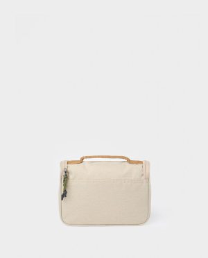 Basin Hanging Dopp Kit