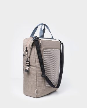 Cacher Tote Pack 15L